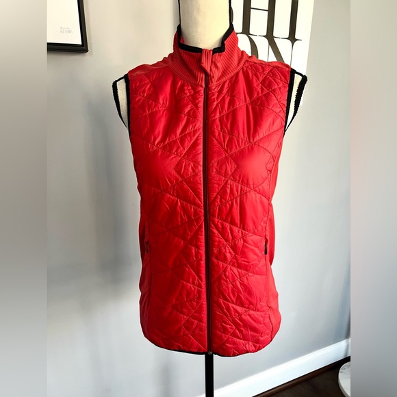 Athleta Insulated Flurry PrimaLoft® Vest - Picture 3 of 9